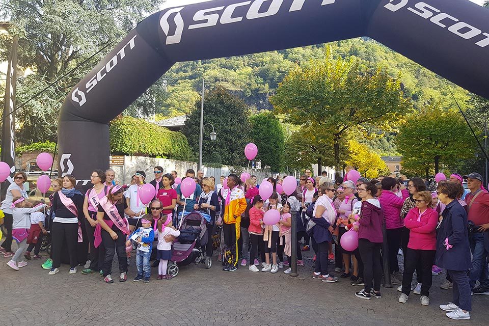 http://www.kilometroverticalelagunc.it/Kilometro%20Verticale/wp-content/uploads/2016/12/donneinrosa_17_1-960x640.jpg